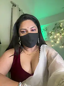 צ'אט XXX בשידור חי של Indian_queen007