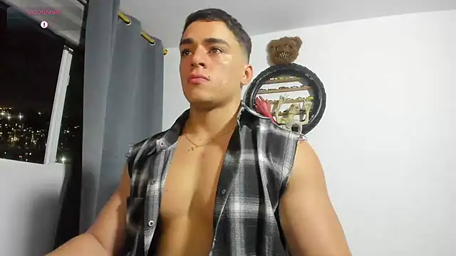 Enzo_Vega XXX чат на живо