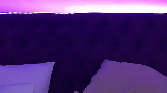 AliraNightvaleのライブXXXチャット