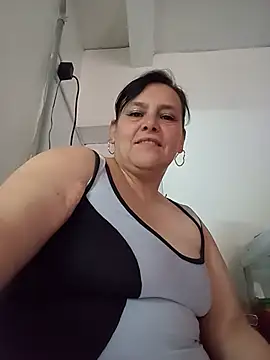 Natasha_miilf_ Chat XXX in diretta