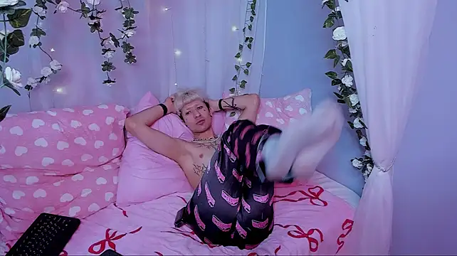 FinnEcho live XXX chat