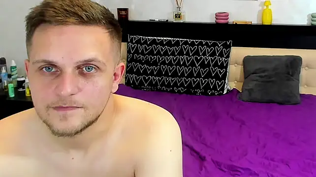 DirtyThreen Live XXX chat