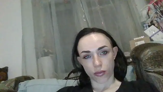 Czat XXX na żywo – Trinsy_Love