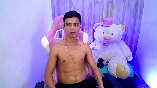 Dayron_leee Chat XXX in diretta