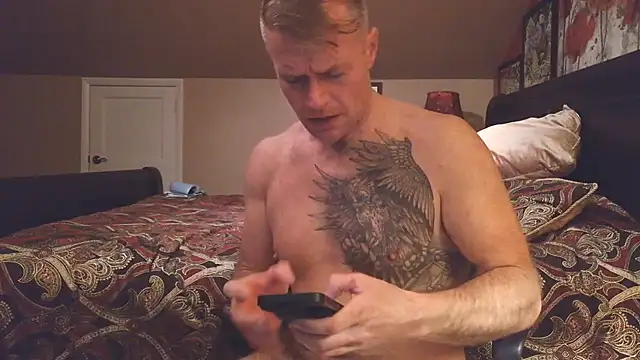 Chat XXX en directo de DILFiGuess1
