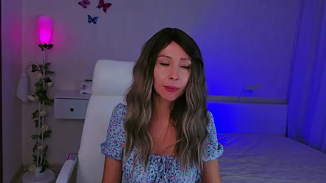 Chat +18 de Wendi-Foster ao vivo