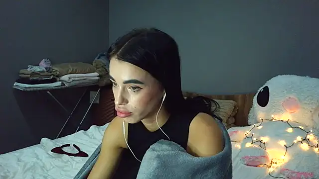 Vlada_One Adlı Modelin Canlı XXX Sohbeti