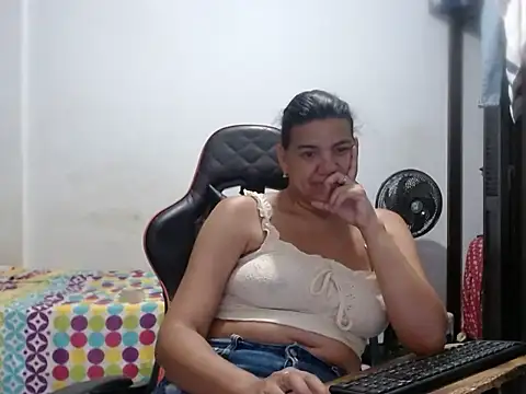 צ'אט XXX בשידור חי של Adriana_0312