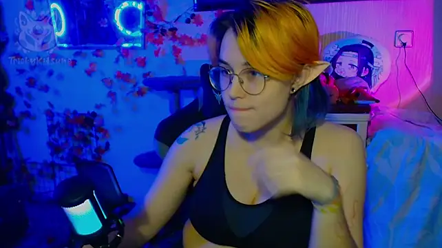 Chat XXX en directo de TrickyKitsune
