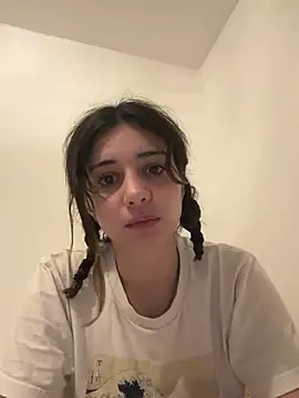 bellefleurrr Adlı Modelin Canlı XXX Sohbeti