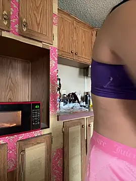 Chat +18 de TranSexualJade95 ao vivo
