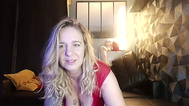 Delichieuse5's Live XXX Chat