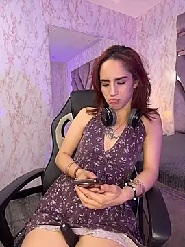 Elodiee_Roussee's Live XXX Chat
