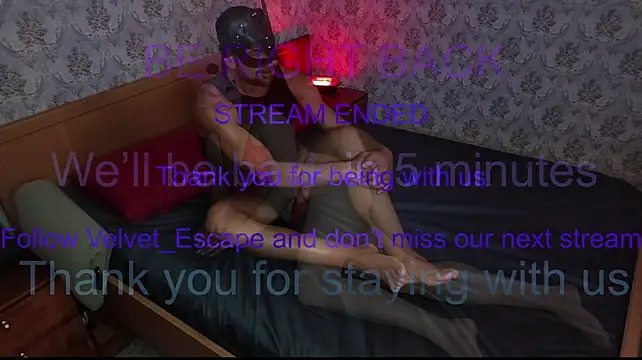 Онлайн чат XXX Velvet_Escape