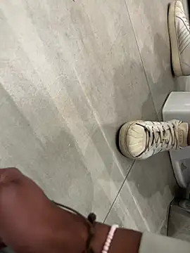 הופעת וובקאם של biglatinomaster