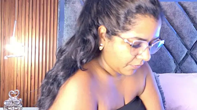 Slutty_Vicky Live XXX-Chat