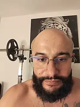 צ'אט XXX בשידור חי של Luke__09