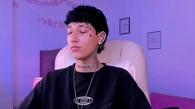 צ'אט XXX בשידו ר חי של Luci_Rose