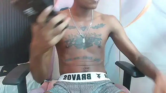 ManSantn Live XXX chat