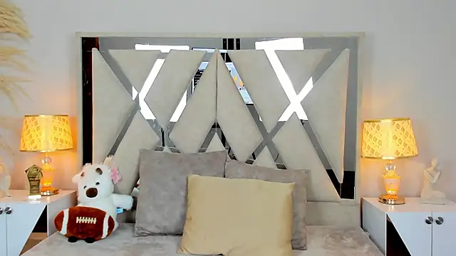 NicolMiller4's Live XXX Chat