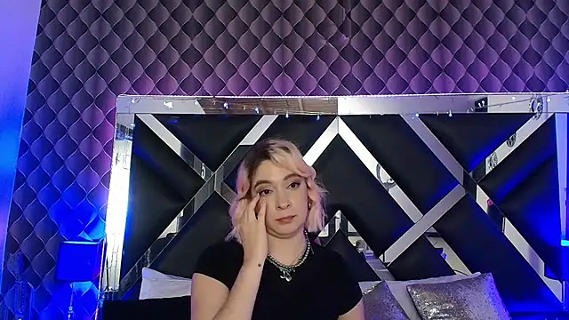 victoriaa_lee_ Adlı Modelin Canlı XXX Sohbeti