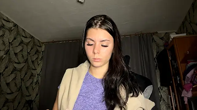 LilyMinimumのライブXXXチャット
