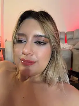 EliseColeman Adlı Modelin Canlı XXX Sohbeti