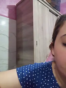 Beerrry Adlı Modelin Canlı XXX Sohbeti