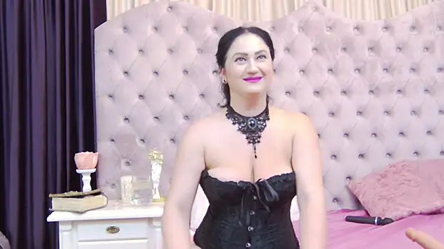 CassidyVelvet Adlı Modelin Canlı XXX Sohbeti