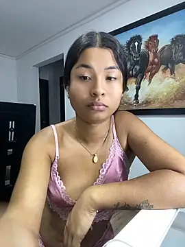 Romie_rous Chat XXX in diretta