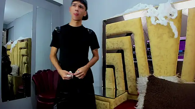 EstebanValdezs Adlı Modelin Canlı XXX Sohbeti