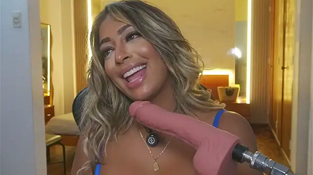 Chatroom XXX en direct de charlottelover21