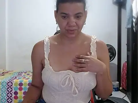 Adriana_0312 라이브 XXX 채팅