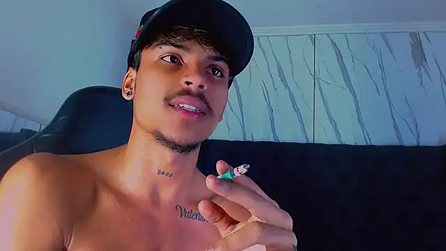 Chat +18 de Angel_foxc13 ao vivo