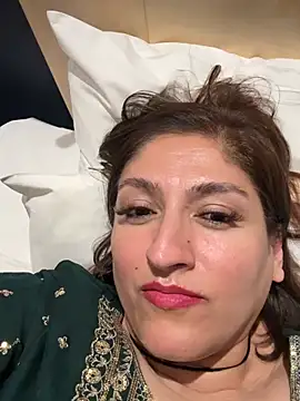 Spicy-Kareena Adlı Modelin Canlı XXX Sohbeti