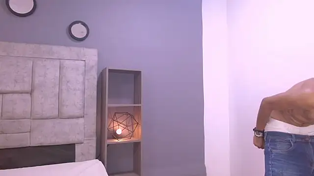 XXX chat uživo modela Maximo_Juli