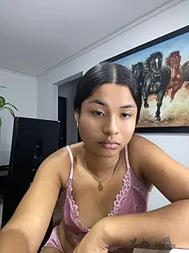 Romie_rous' Live XXX Chat