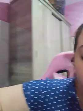 Beerrry Adlı Modelin Canlı XXX Sohbeti