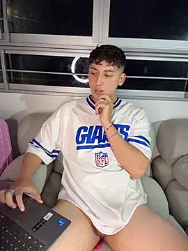 XXX chat uživo modela OLIVER_K