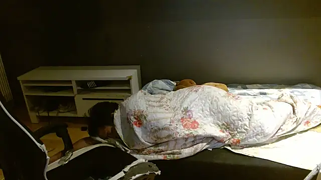 Bebemickey75のライブXXXチャット