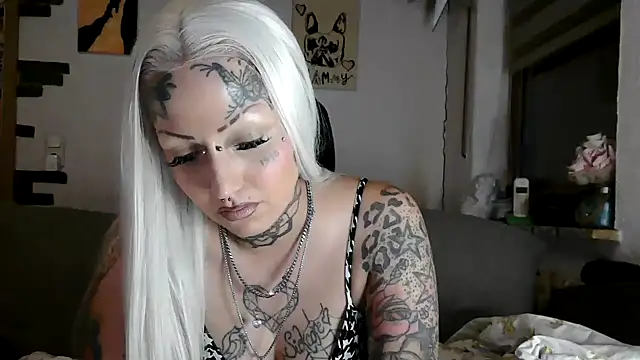 RoxxyInk Chat XXX live
