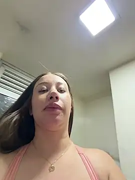 roouse élő XXX-chatje