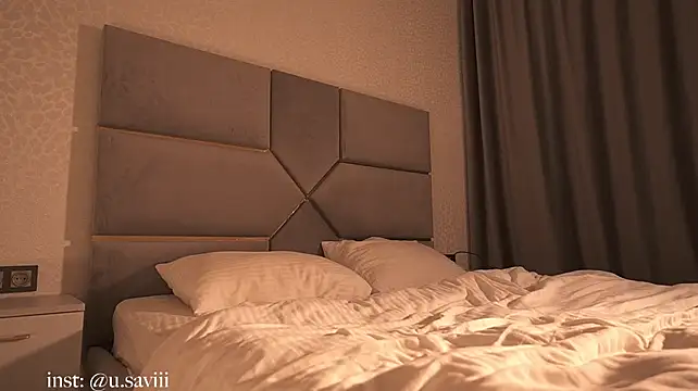 SAVII077 Adlı Modelin Canlı XXX Sohbeti