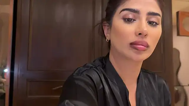 ArabicBarbie élő XXX-chatje
