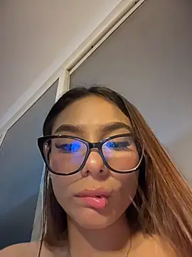 amira_cute2: απευθείας συνομιλία ΧΧΧ