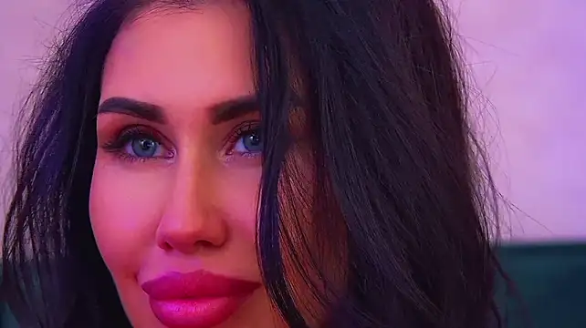 KaylaMous Adlı Modelin Canlı XXX Sohbeti