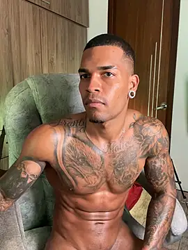 blackboy-strong's Live XXX Chat