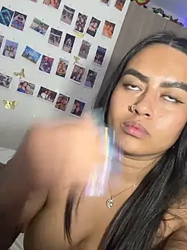 UR_LATIN_BUSHY_GUYS webkamerás műsora