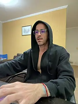 צ'אט XXX בשידור חי של MeladoDiMel