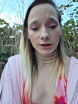 צ'אט XXX בשידור חי של Chloe_StClaire
